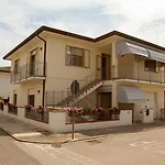 Delise Apartment *